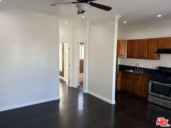 $1,495 | 738 New Hampshire Avenue, Unit 302, Los Angeles, CA 90005
