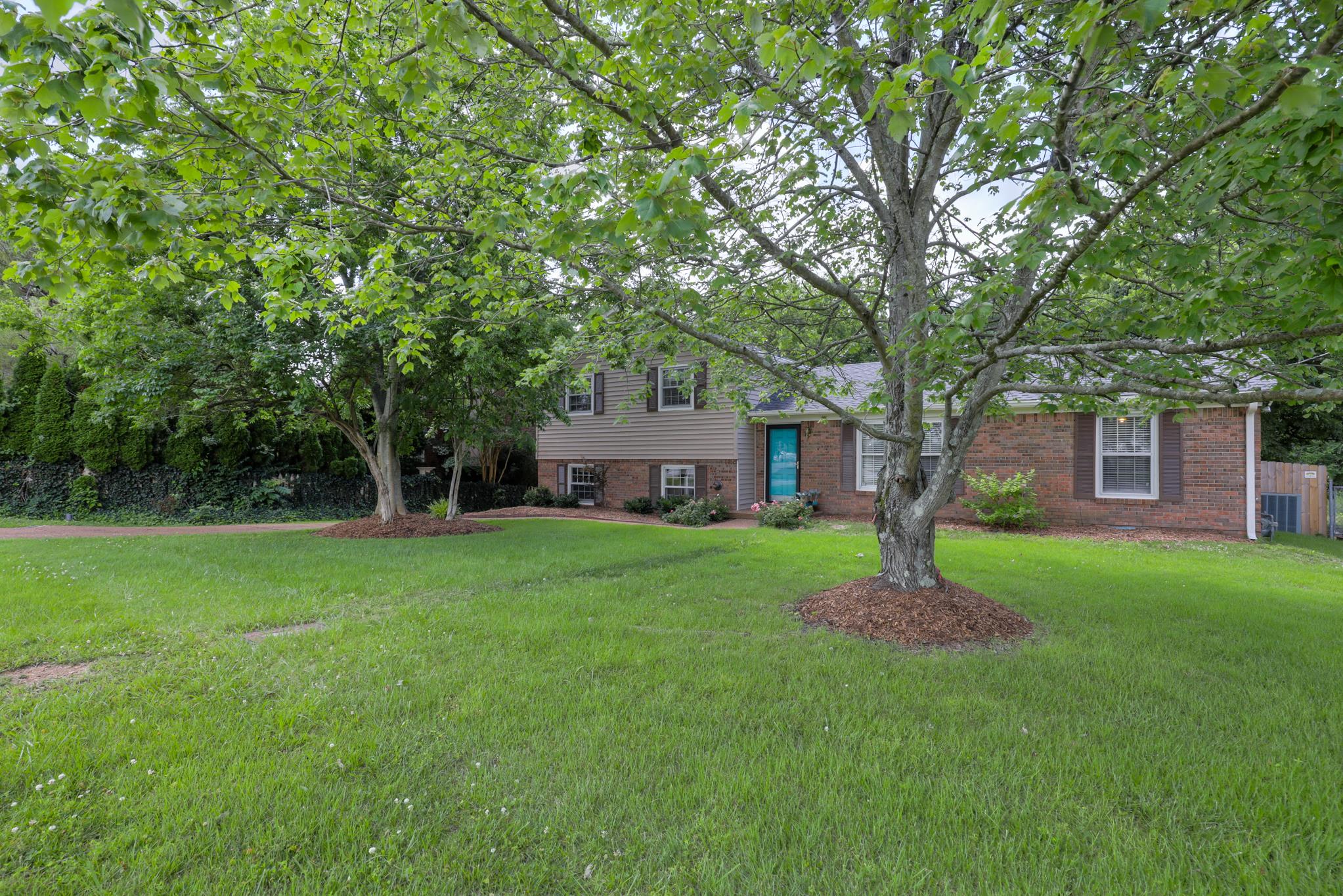 721 Baugh Road Nashville, TN 37221 - Photo 2 of 26 Gallery Image 2