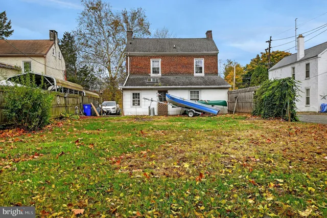 a front view of house with yard