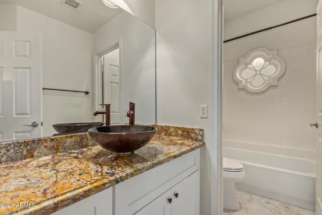 $3,015 | 9414 South 51st Street, Phoenix, AZ 85044