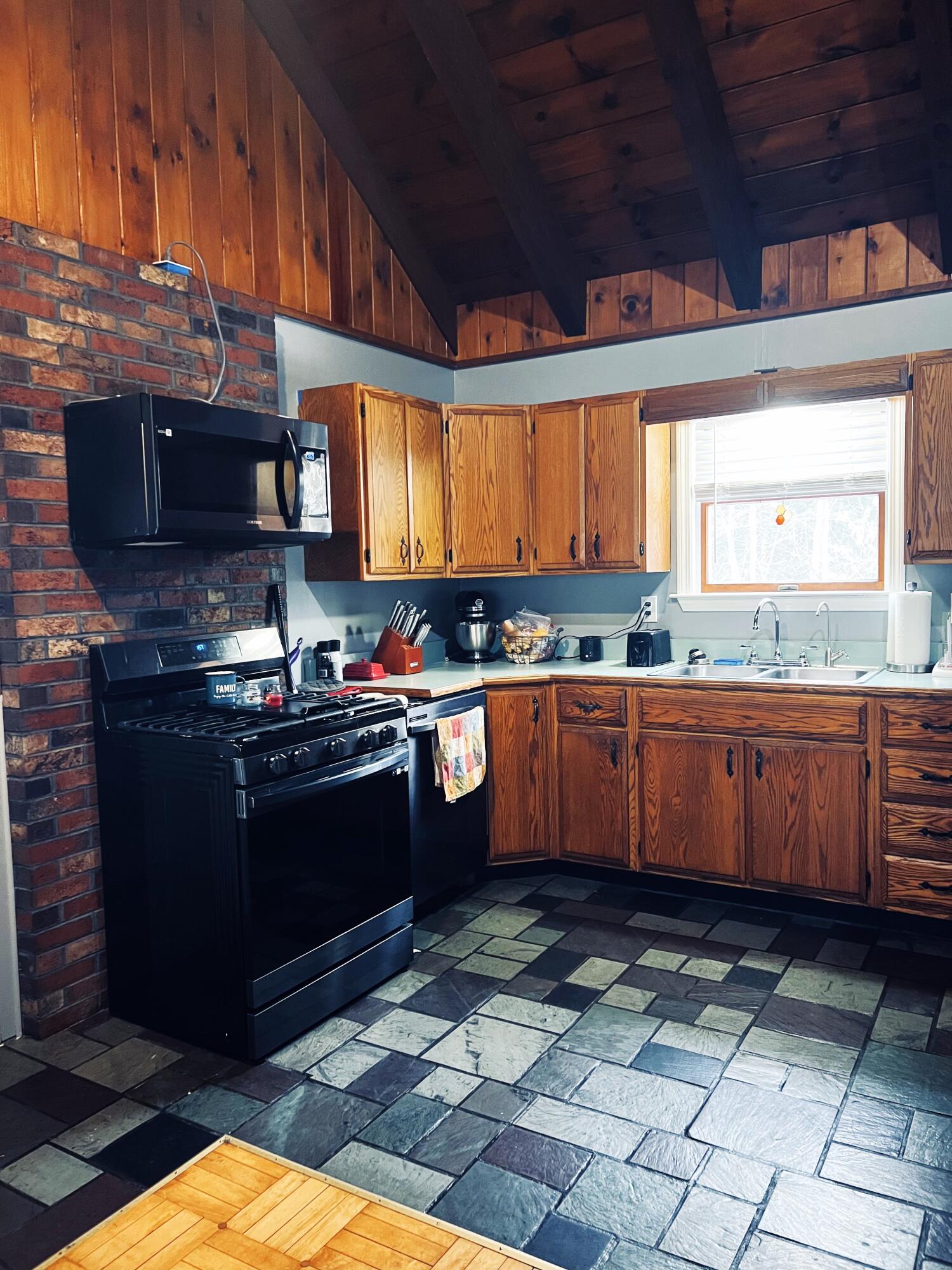 94 Jordan Road Buckfield, ME 04220 - Photo 6 of 13 Kitchen