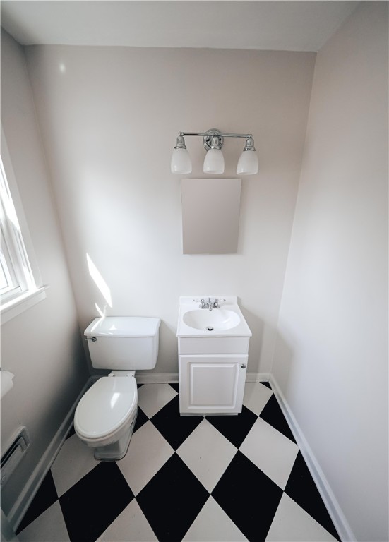 256 Riggs Drive Clemson, SC 29631 - Photo 19 of 31 Half bath located off Master Bedroom