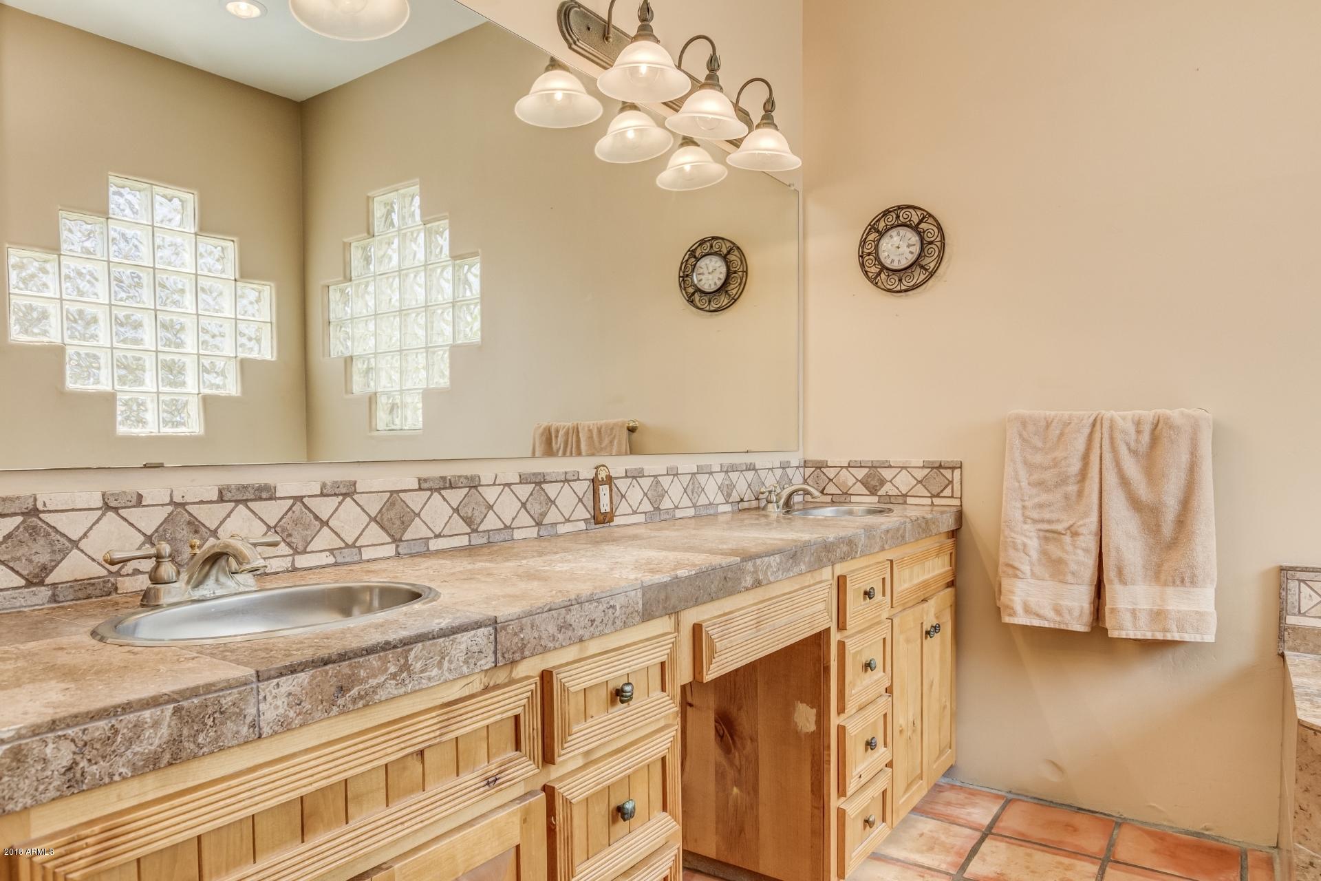 132 East Ridgecrest Road Phoenix, AZ 85086 - Photo 25 of 35 0050-Ridgecrest (26)
