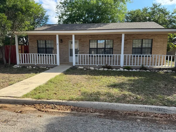 $1,500 | 9 Kings Court, Uvalde, TX 78801