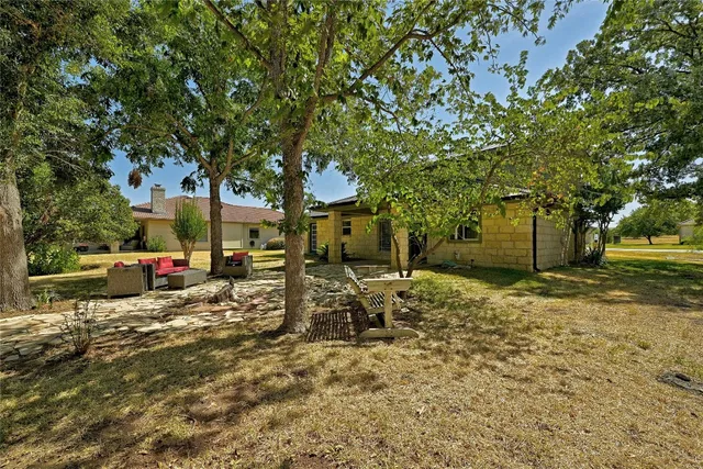 $2,500 | 410 Hi Circle West, Horseshoe Bay, TX 78657