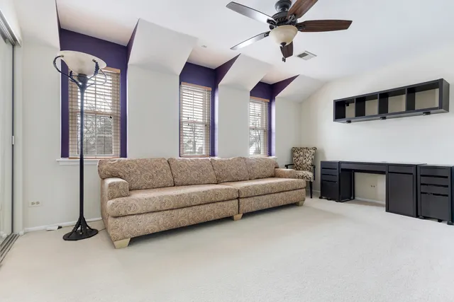 $280,000 | 1600 Brittany Court, Unit C2, Wheeling, IL 60090