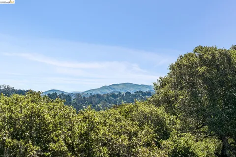 $1,899,000 | 13454 Campus Drive, Oakland, CA 94619
