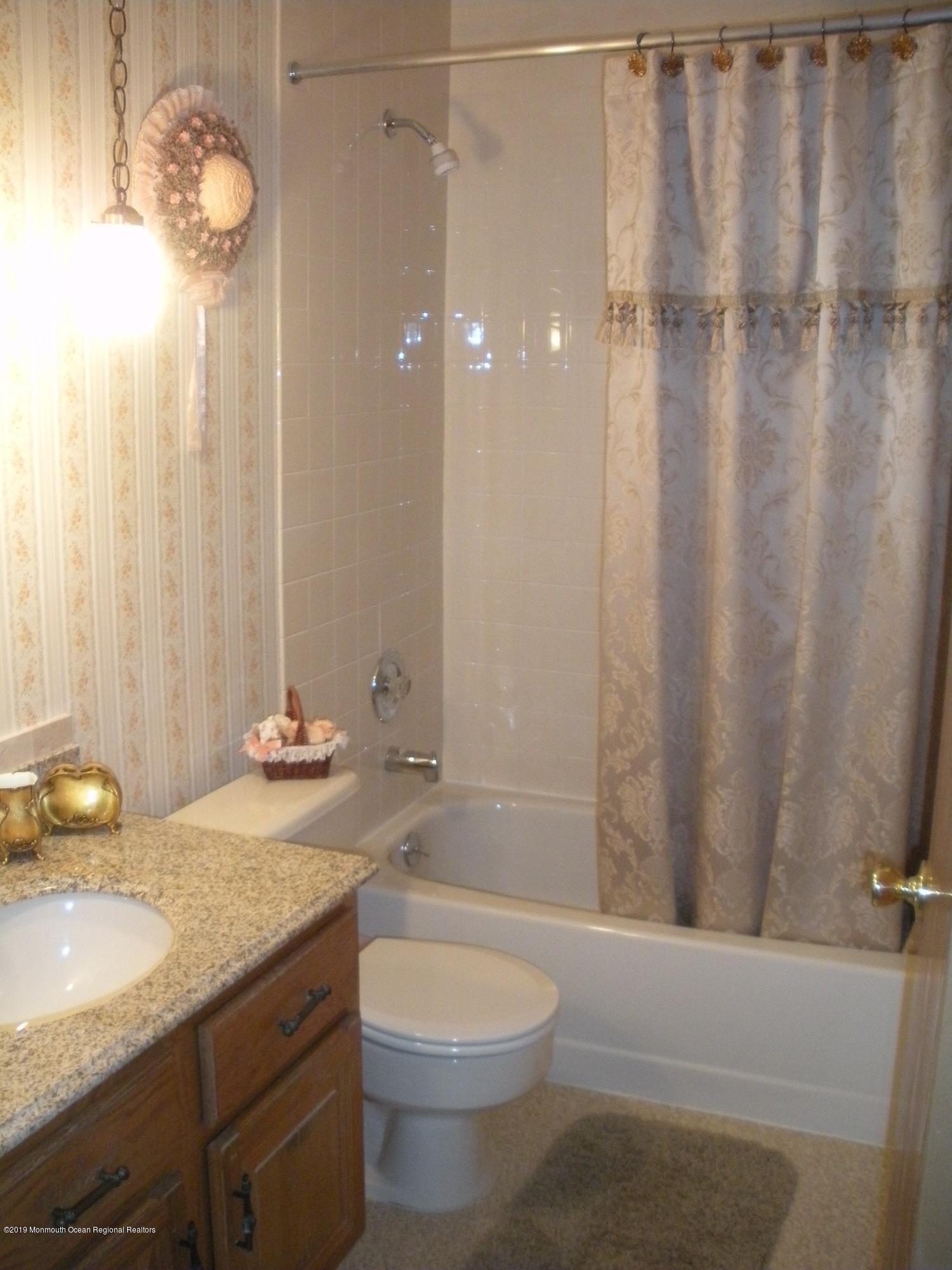 11 Berkshire Road, Unit 64 Whiting, NJ 08759 - Photo 9 of 18 DSCN0375