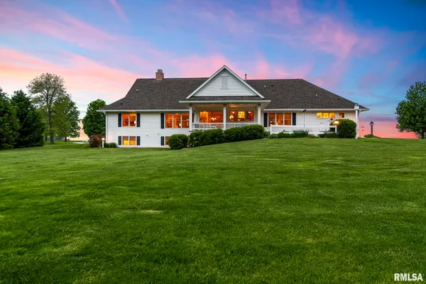 $740,000 | 9300 Highway 124, Sherman, IL 62684