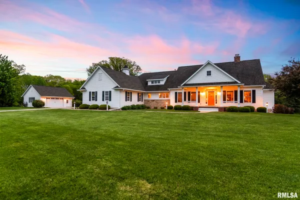 $740,000 | 9300 Highway 124, Sherman, IL 62684