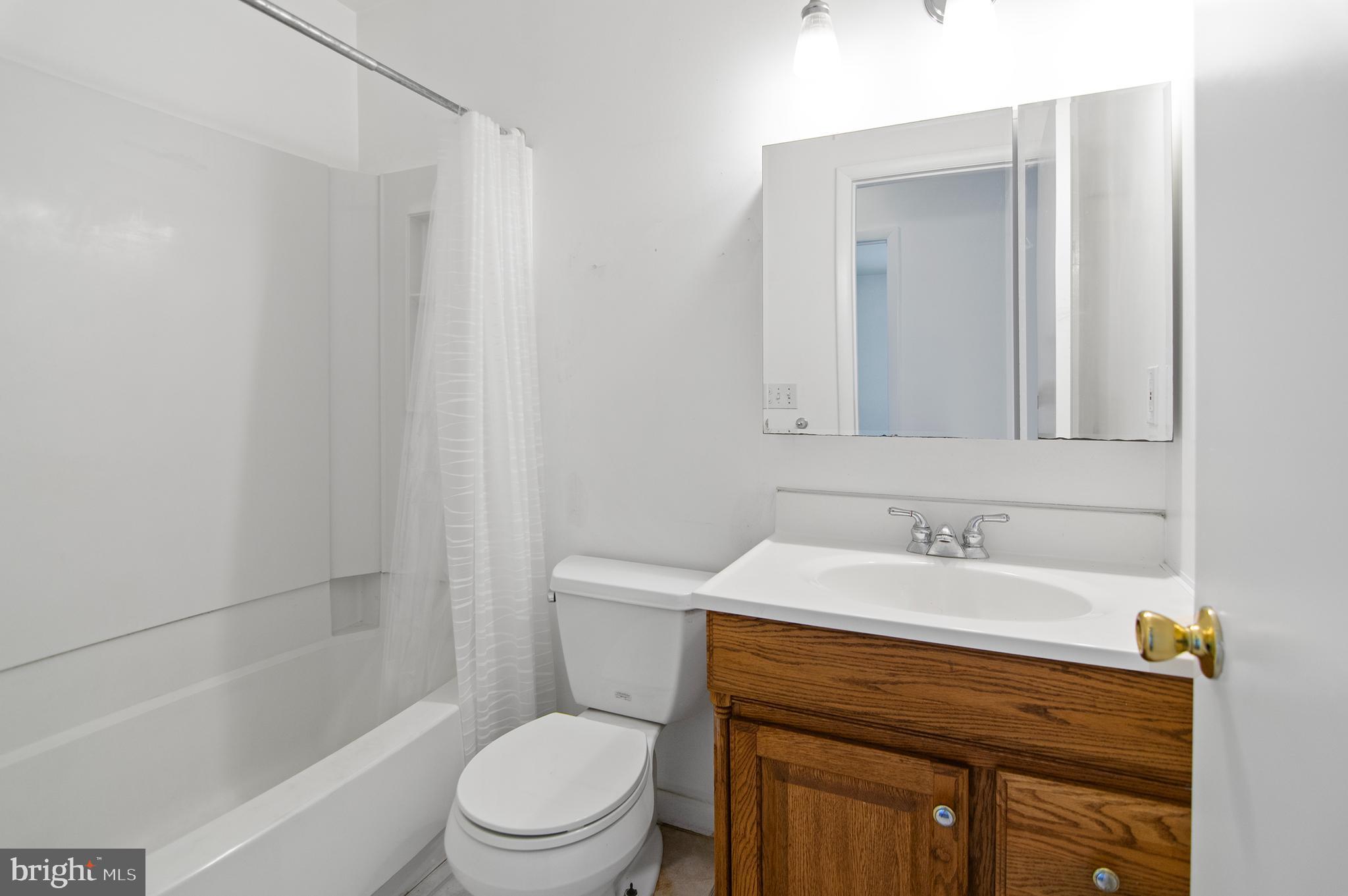 6720 Chokeberry Road Baltimore, MD 21209 - Photo 16 of 25 Gallery Image 16