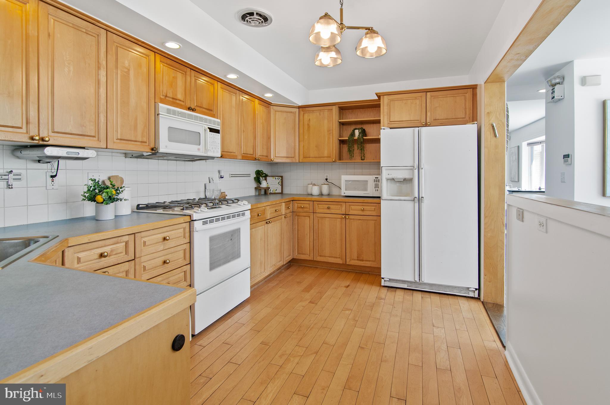 6720 Chokeberry Road Baltimore, MD 21209 - Photo 7 of 25 Gallery Image 7