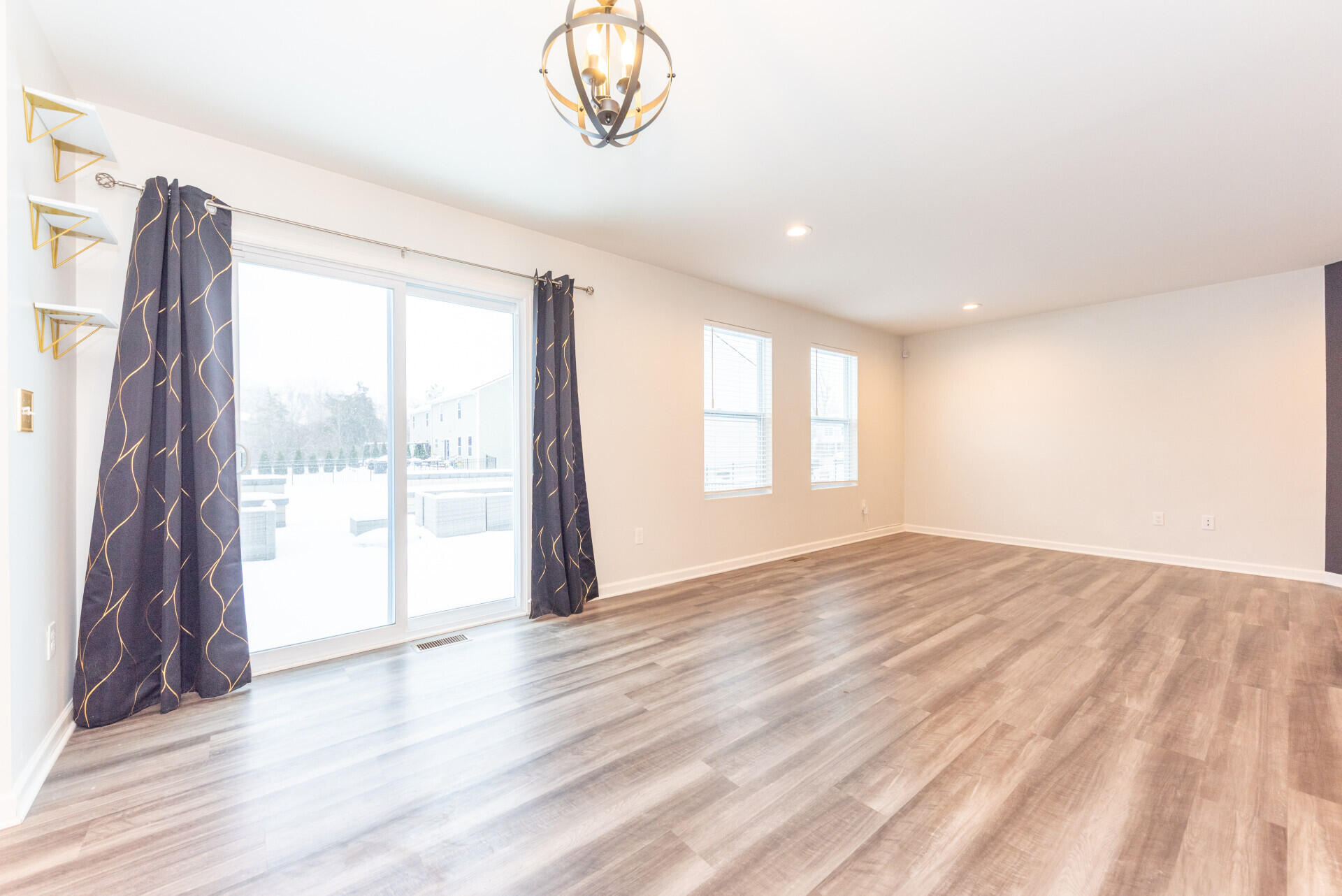 6035 Ravine Court Ypsilanti, MI 48197 - Photo 17 of 48 MLS14_Dining_with_Doorwall_to_Patio