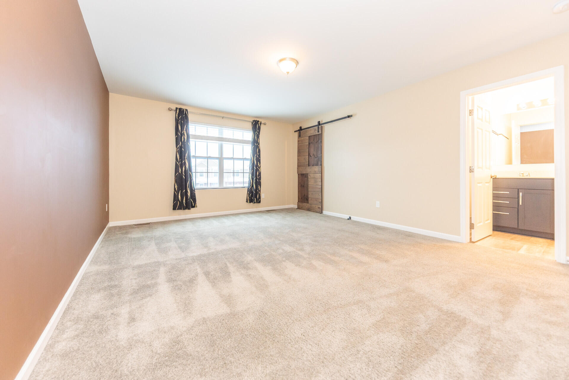 6035 Ravine Court Ypsilanti, MI 48197 - Photo 25 of 48 MLS21_PrimaryBedroom