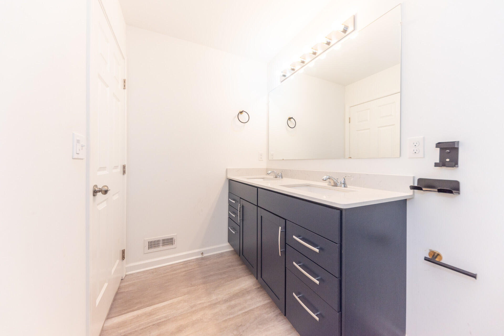 6035 Ravine Court Ypsilanti, MI 48197 - Photo 29 of 48 MLS26_PrimaryBathroom