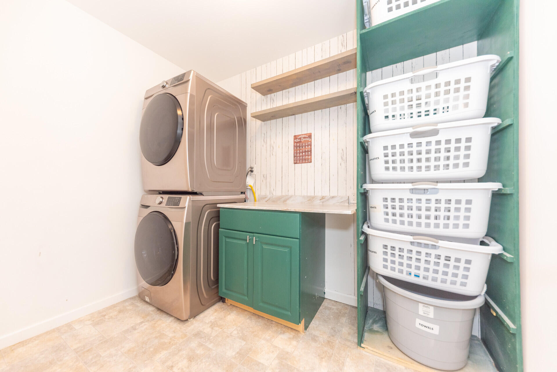 6035 Ravine Court Ypsilanti, MI 48197 - Photo 39 of 48 MLS36_2ndFloorLaundryRoom