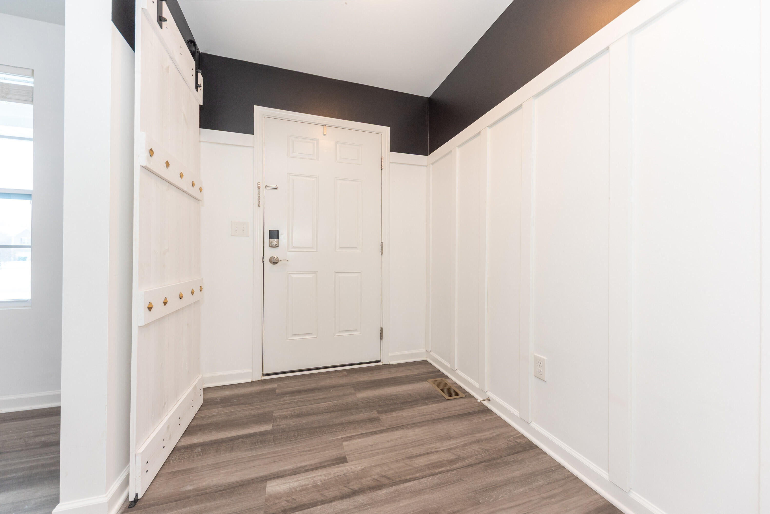 6035 Ravine Court Ypsilanti, MI 48197 - Photo 5 of 48 MLS5_Foyer