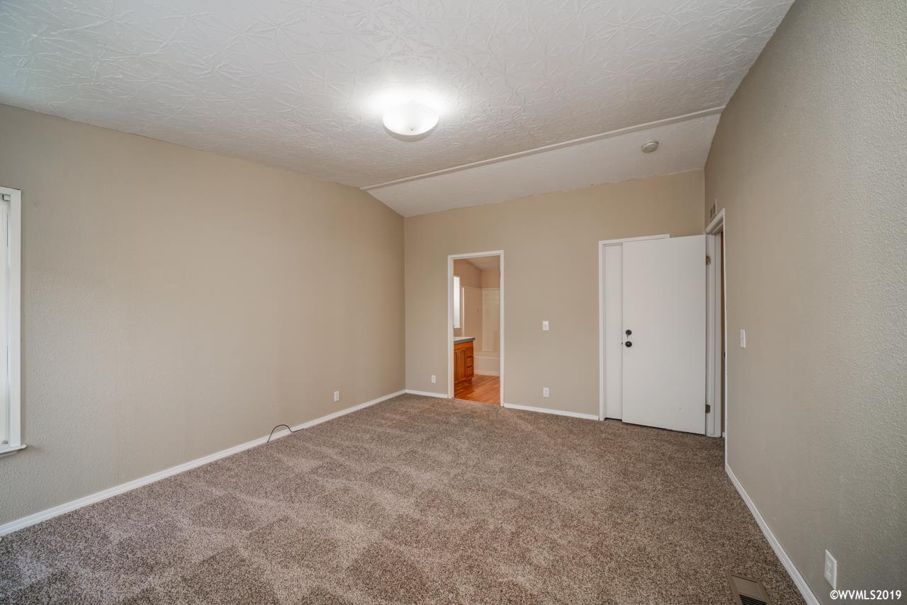2000 Robins Lane Southeast, Unit 18 Salem, OR 97306 - Photo 15 of 28
