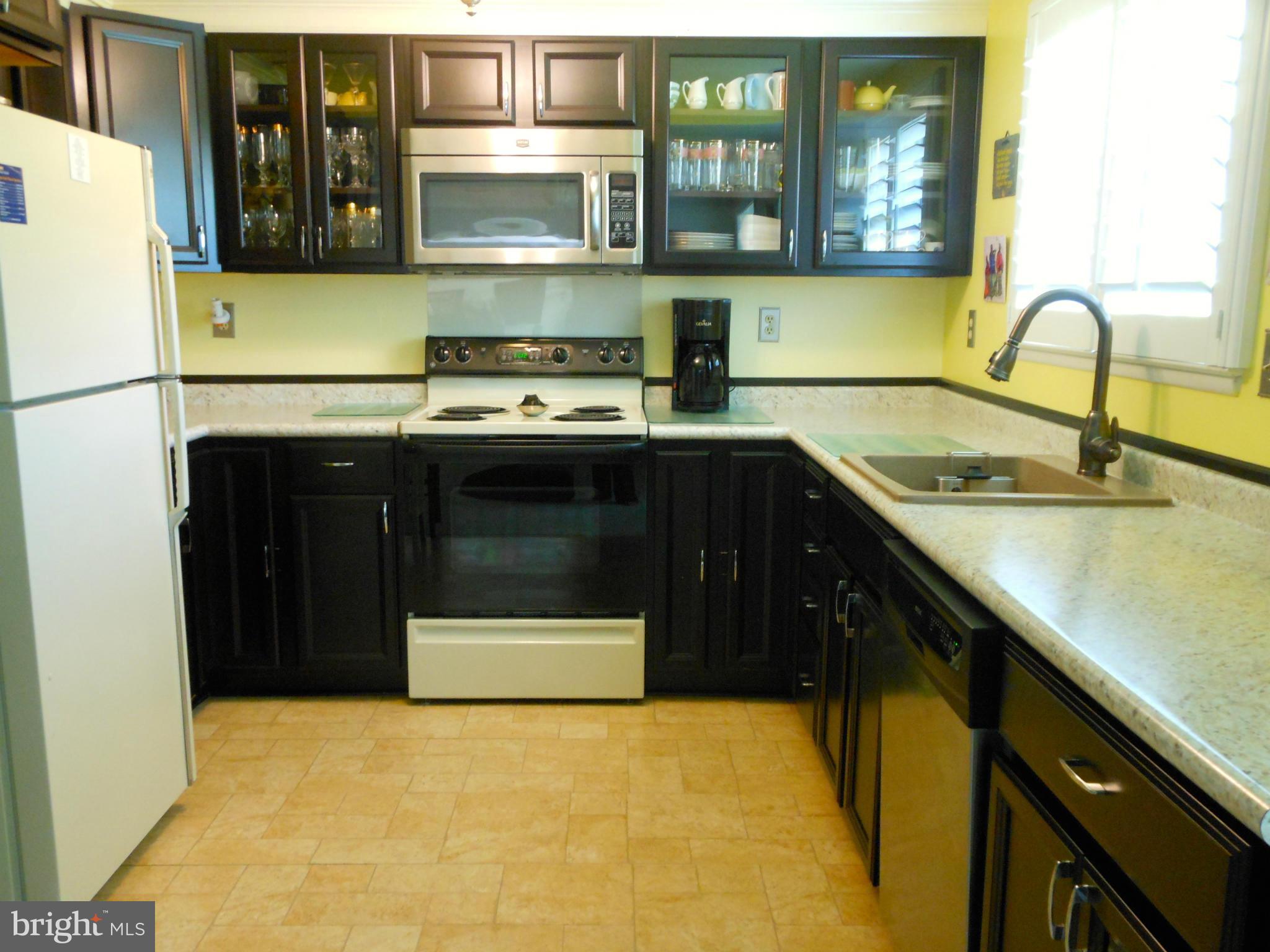 15151 Vantage Hill Road, Unit 9A Silver Spring, MD 20906 - Photo 14 of 24 Kitchen