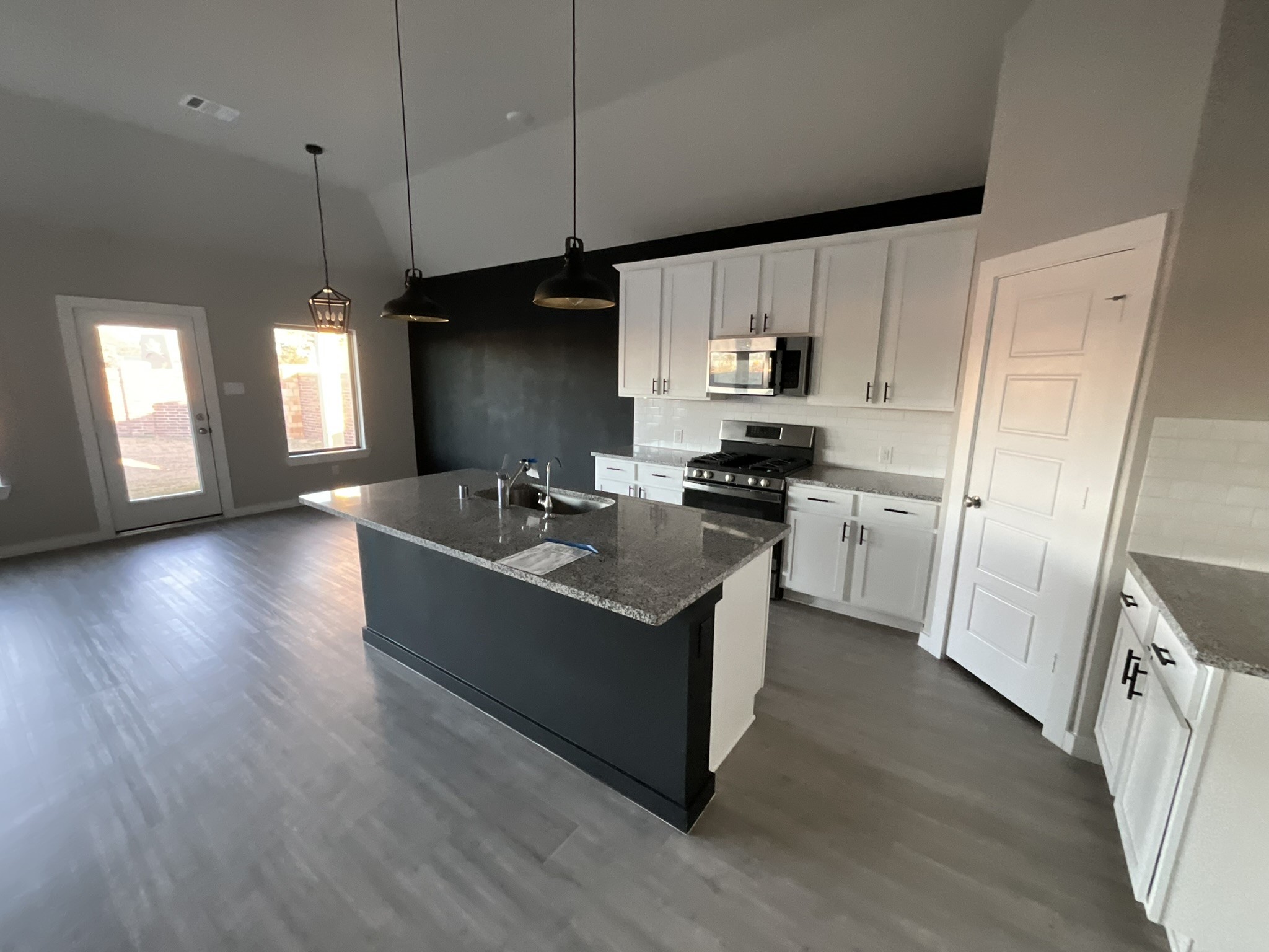 5727 Daylight Cove Fulshear, TX 77441 - Photo 9 of 13