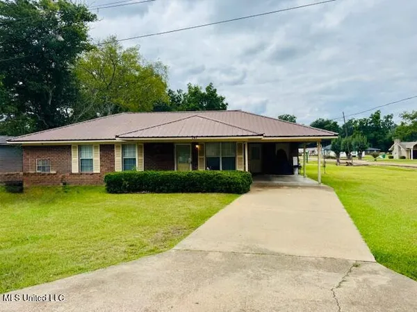$130,000 | 203 Sgt Kevin Gatson Avenue, Durant, MS 39063