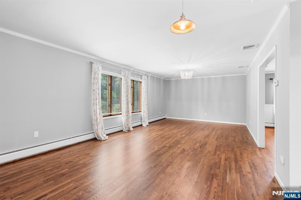 4 Daniel Lane Butler, NJ 07405 - Photo 8 of 47