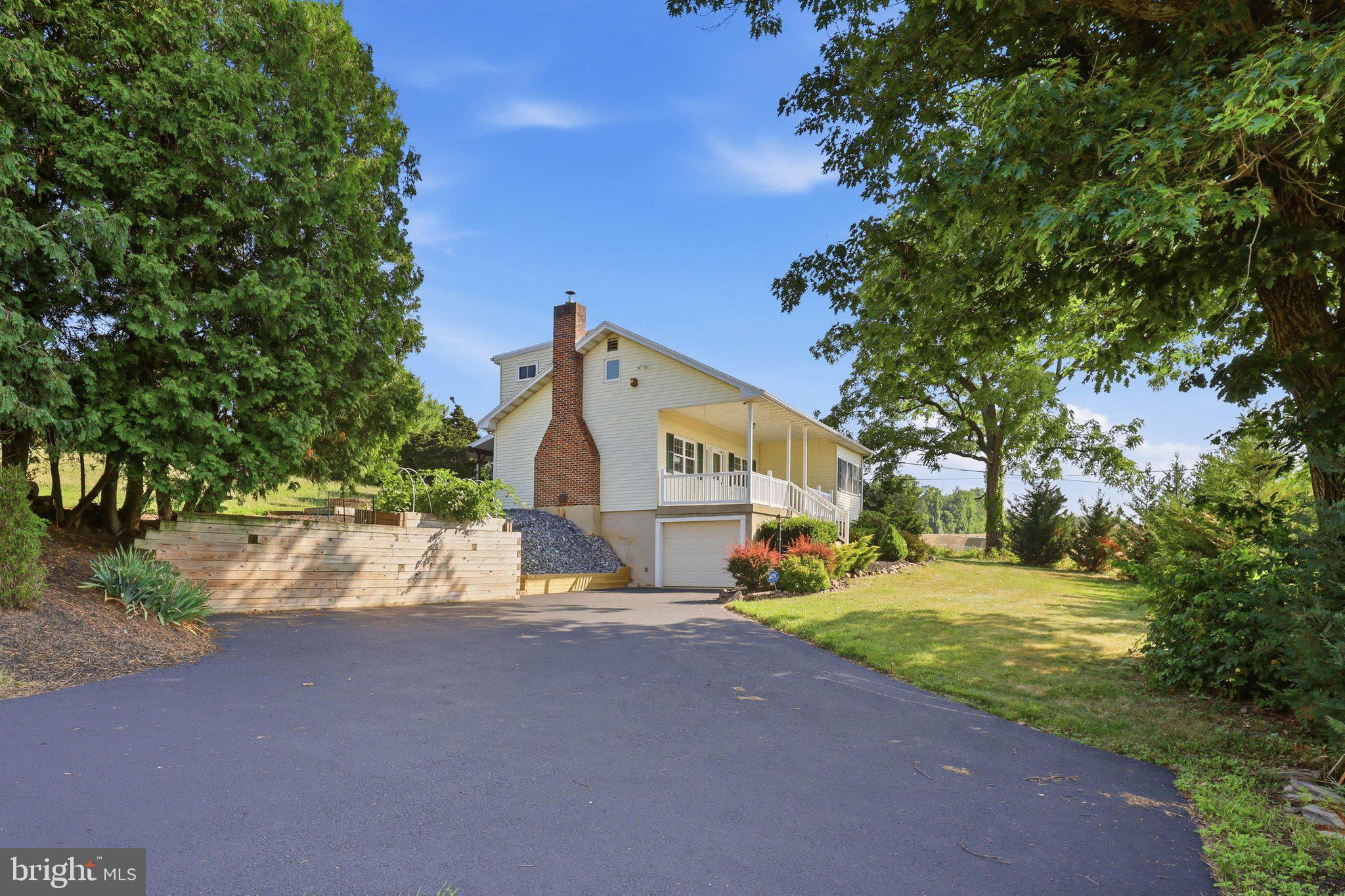 170 Wagner Road Reading, PA 19608 - Photo 3 of 43