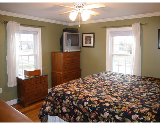 19 Jensen Road Watertown, MA 02472 - Photo 13 of 18 Gallery Image 13