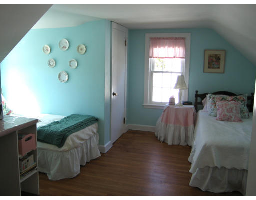 19 Jensen Road Watertown, MA 02472 - Photo 14 of 18 Gallery Image 14