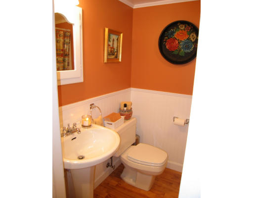 19 Jensen Road Watertown, MA 02472 - Photo 17 of 18 Gallery Image 17