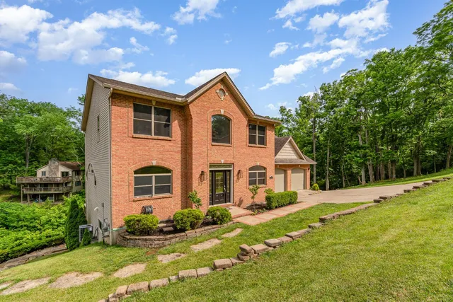 $674,900 | 1753 East Cove Circle, Lawrenceburg, IN 47025