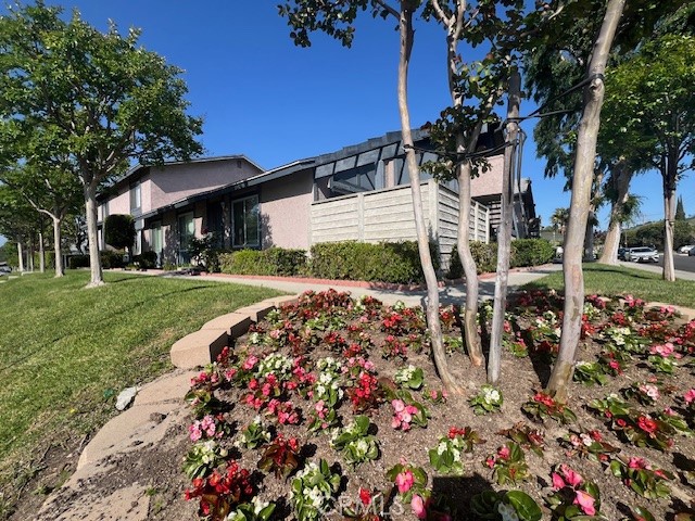 Single story corner unit with beautiful landscaping
