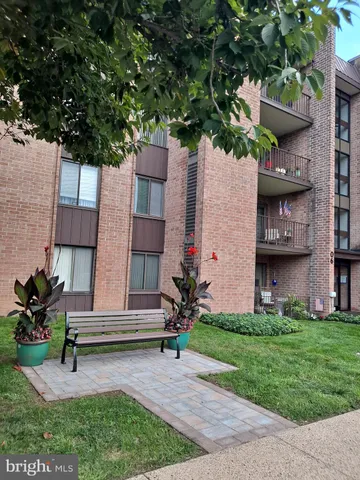 $215,000 | 6105 Delaire Landing Road, Unit 105, Philadelphia, PA 19114