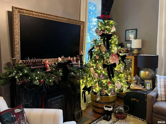 $325,000 | 1430 West Lafayette Avenue, Jacksonville, IL 62650