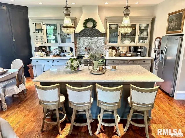 $325,000 | 1430 West Lafayette Avenue, Jacksonville, IL 62650