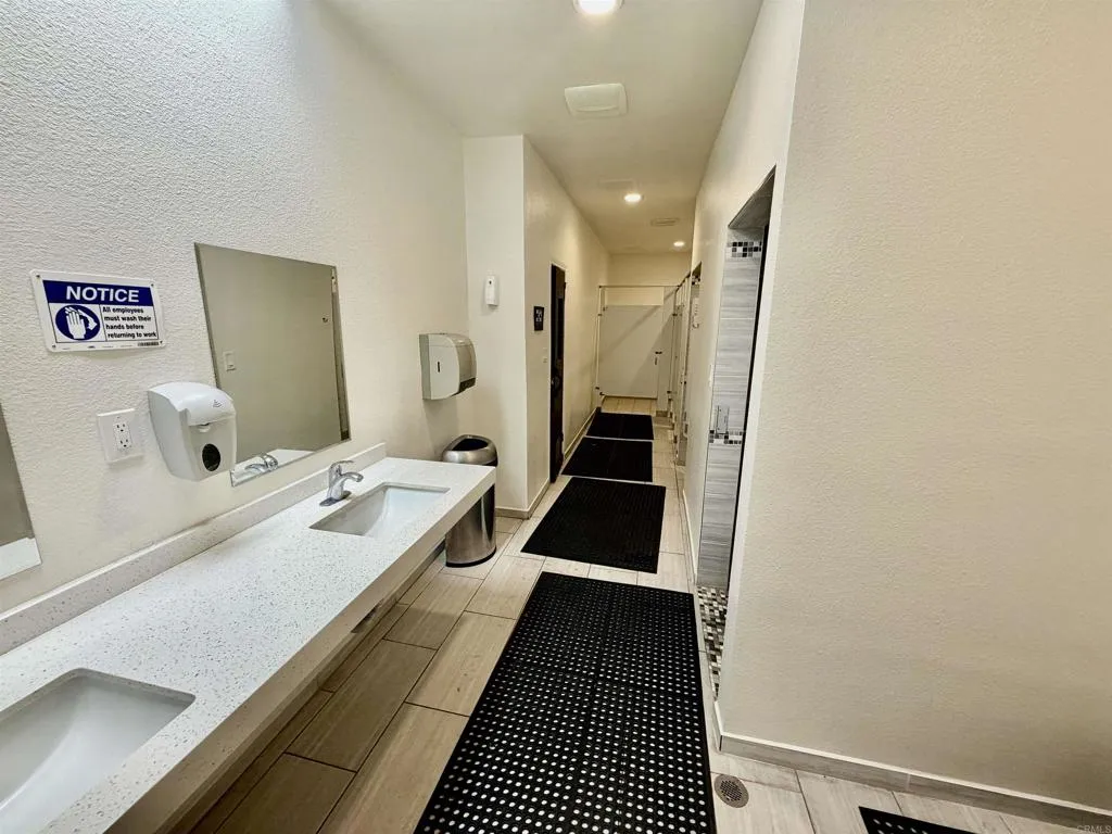 8301 Mission Gorge Road, Unit 64 Santee, CA 92071 - Photo 37 of 49 Gallery Image 37
