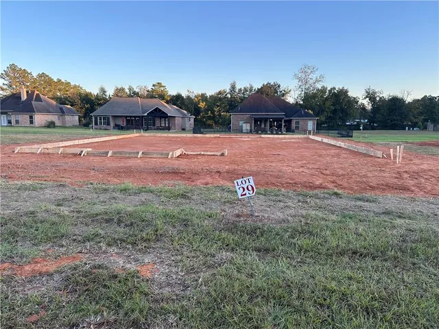 $410,900 | 4016 Cedar Bluff Drive, Woodworth, LA 71485