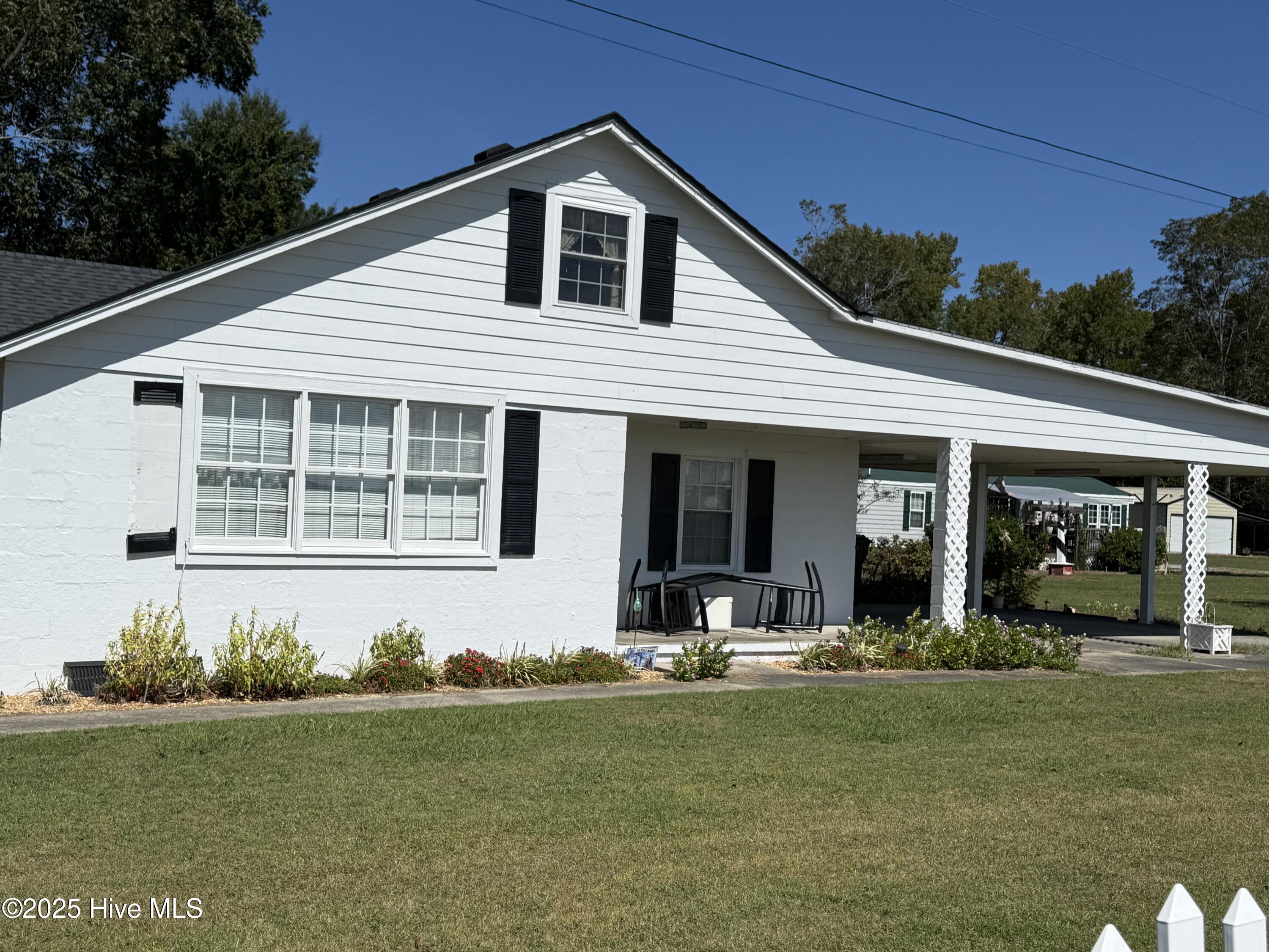 3073 Sound Side Road Columbia, NC 27925 - Photo 2 of 3 Front of House