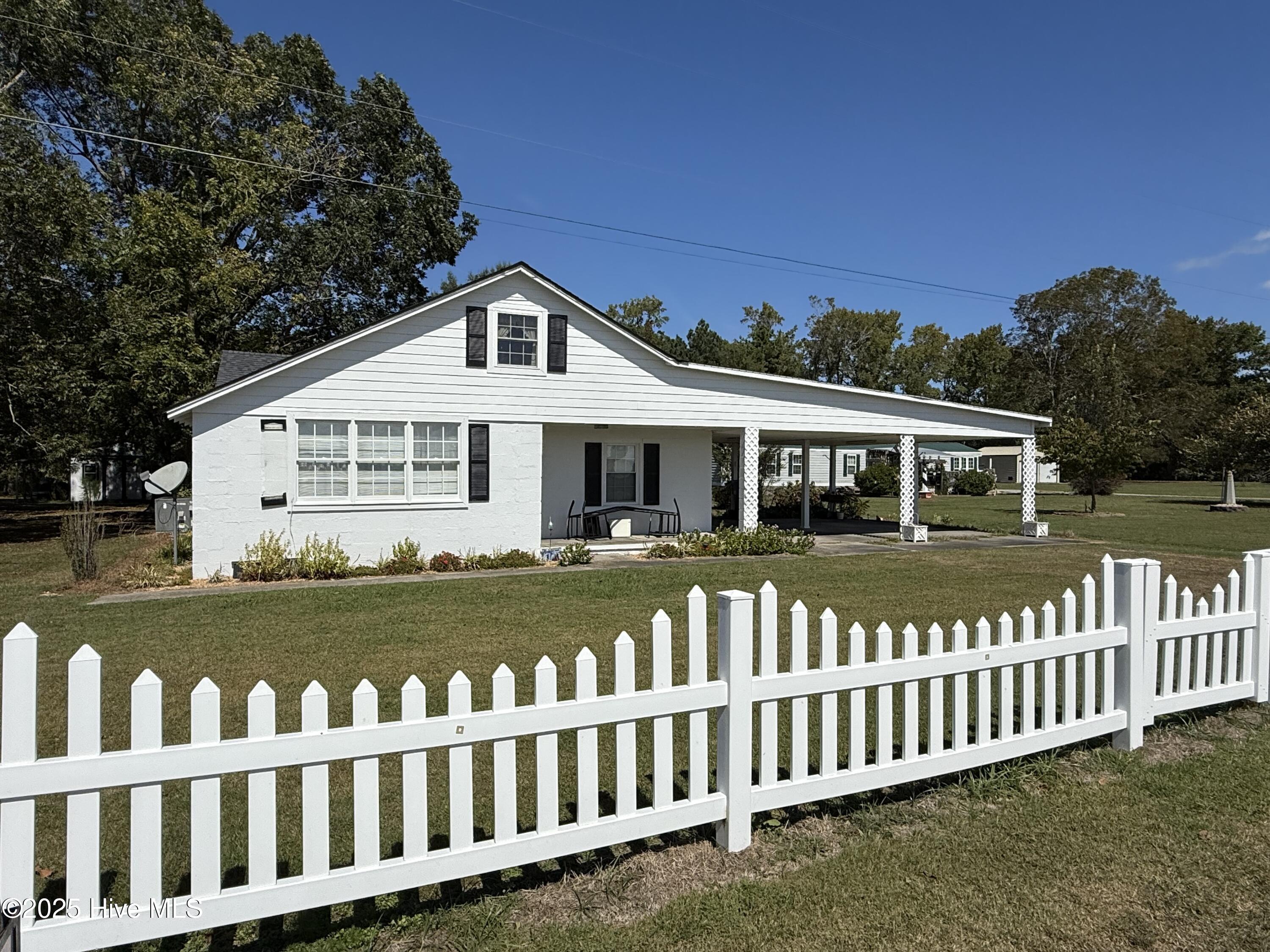 3073 Sound Side Road Columbia, NC 27925 - Photo 3 of 3 Front of House