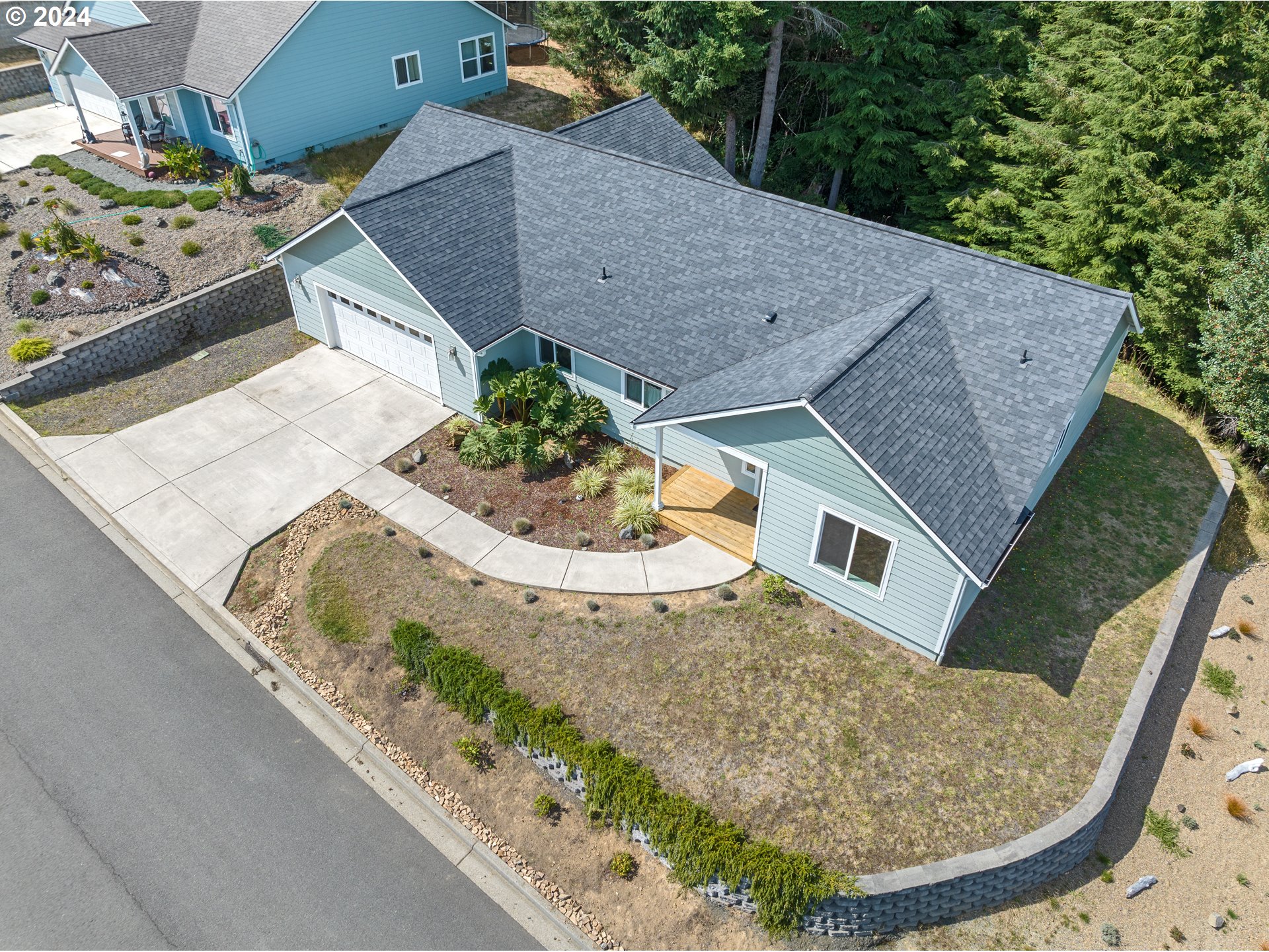 470 Providence Drive Reedsport, OR 97467 - Photo 40 of 41 an aerial view of a house
