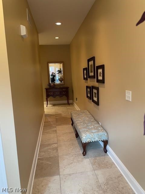 400 Riverside Court, Unit 4 Poland, OH 44514 - Photo 4 of 28 Foyer