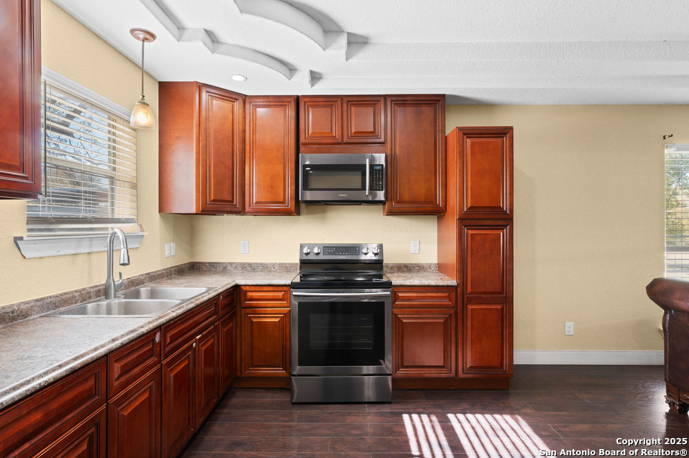 2930 Shane Road San Antonio, TX 78223 - Photo 6 of 75