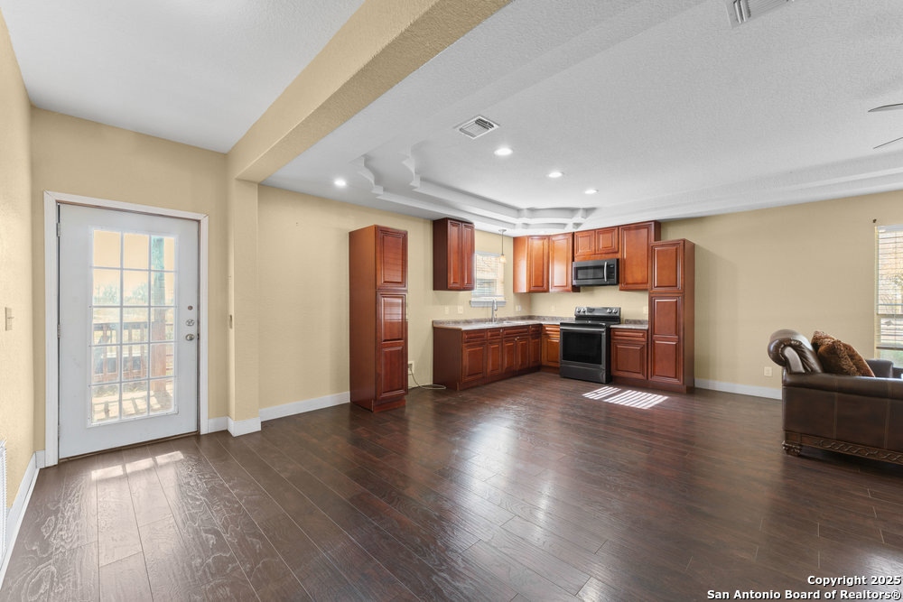 2930 Shane Road San Antonio, TX 78223 - Photo 8 of 75