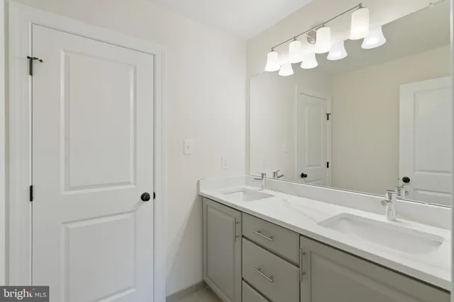 a bathroom with a toilet