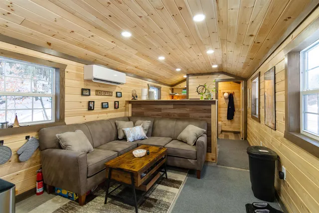 $325,000 | 36 Fairfield Vt 05455, East Fairfield, VT 05448