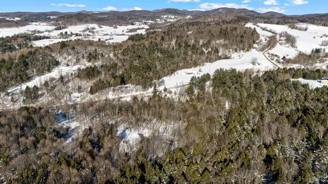 $325,000 | 36 Fairfield Vt 05455, East Fairfield, VT 05448
