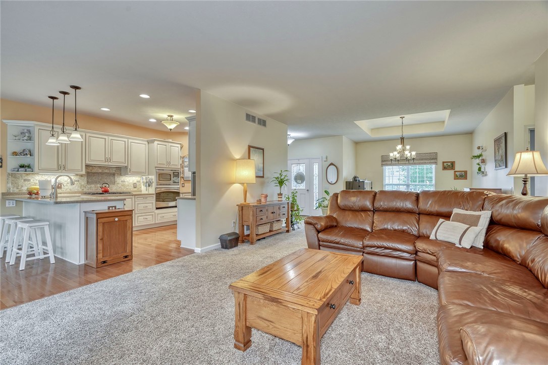 191 Southend Square Henrietta, NY 14586 - Photo 8 of 46