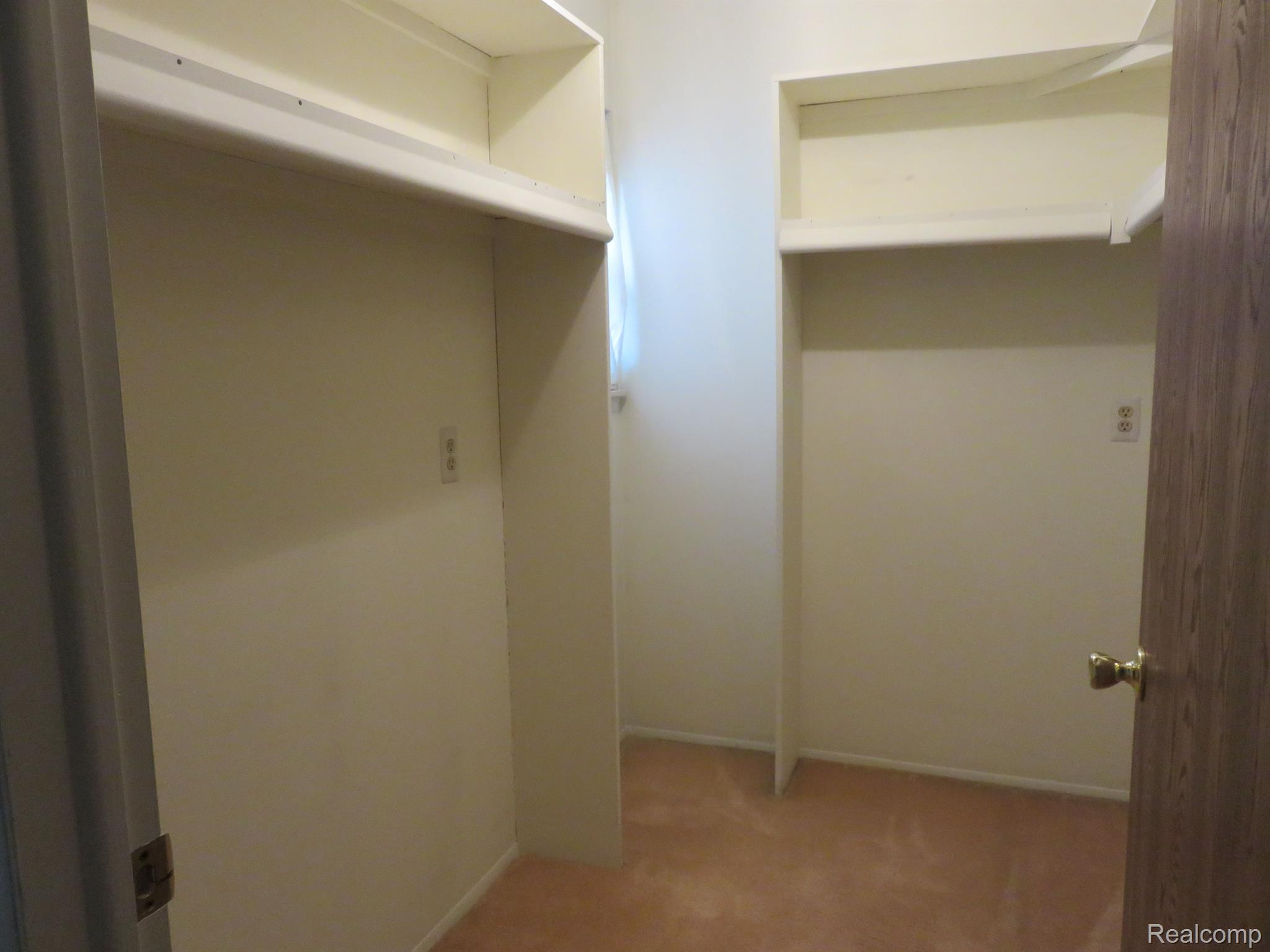680 Tennyson, Unit 11 Rochester, MI 48307 - Photo 17 of 24 Gallery Image 17