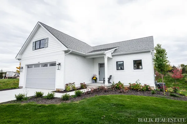 $431,500 | 594 Sun Vale Lane, Grandville, MI 49418