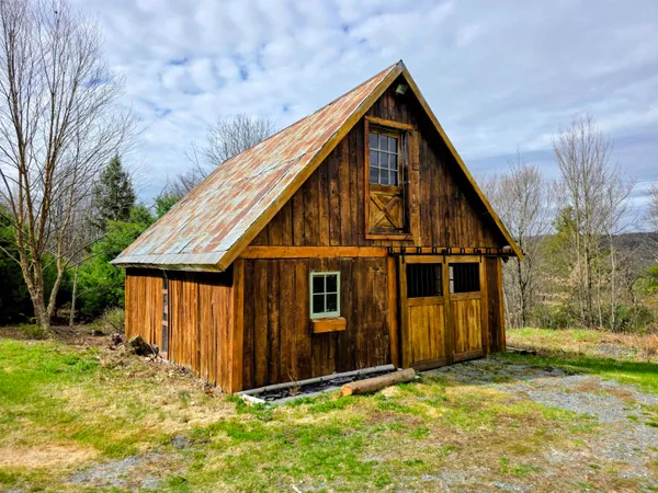 $425,000 | 440 Stapelfeld Drive, Ryegate, VT 05081